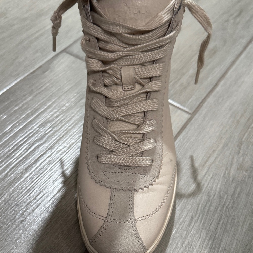 Coach leather Cream Casual Sneakers - Picture 5 of 11